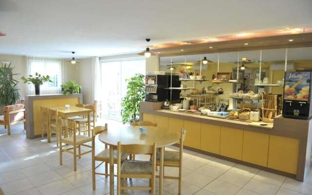 Brit Hotel Essentiel Millau