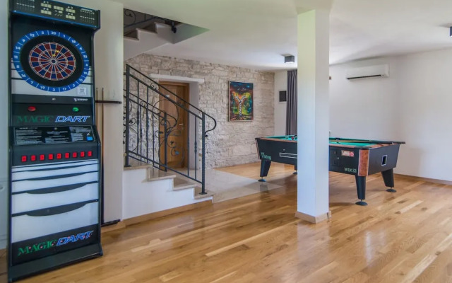 Stunning Villa in Kringa With Swimming Pool