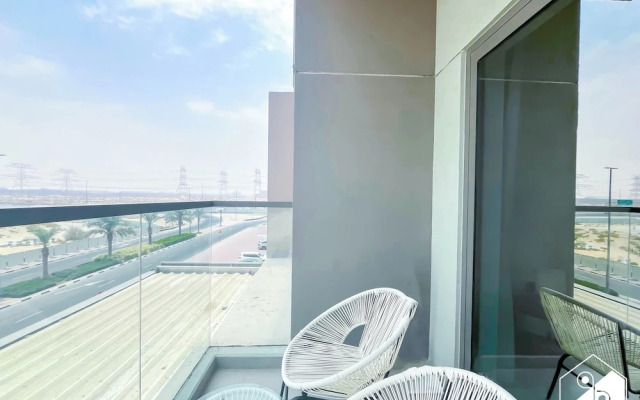 Bright 2bed Family Home: Pool, Gym & Kids Play