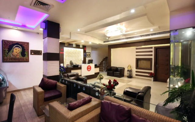 OYO Flagship 113 Golden Temple Road