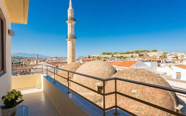 Polyxenia Suites
