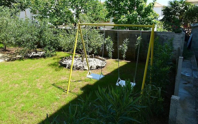 Villa Ukic for 14 People With a Large Pool