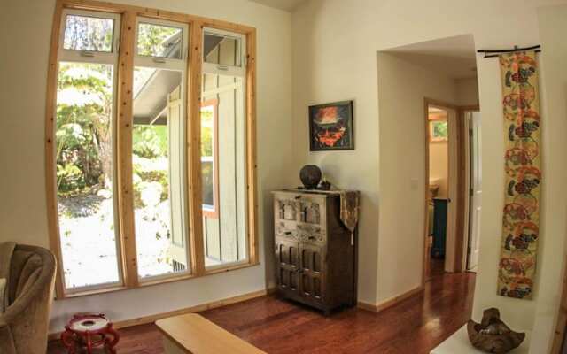 Hale OnaOna by Hawaii Volcano Vacations