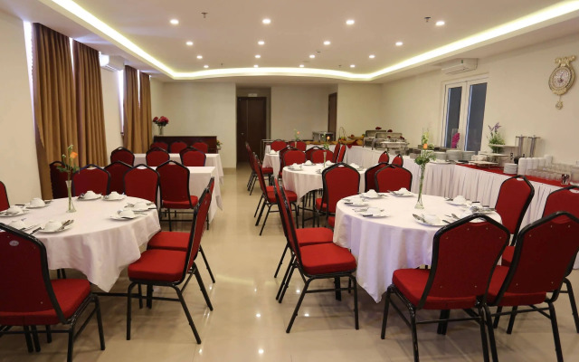 Golden Light Hotel