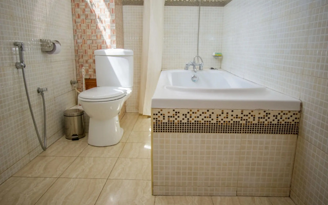 Grand Global Hotel