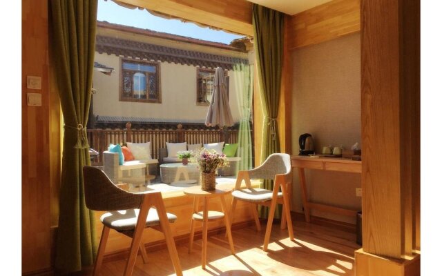 Shangri La Wooden Hotel