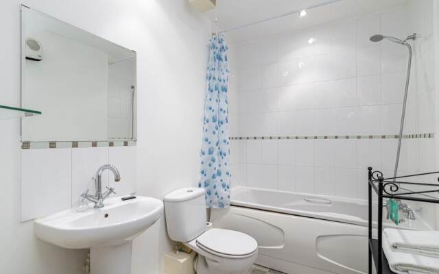 Wonderful 1BR Flat With Balcony - Hackney Downs