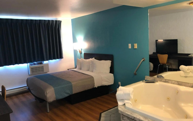 Motel 6 La Crosse, WI