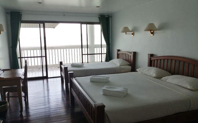 Jansom Beach Resort Ranong