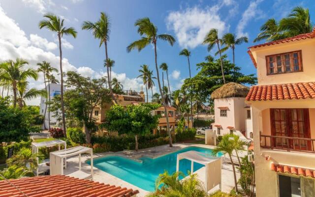 Incredible 4BR Beachfront Penthouse with Ocean View