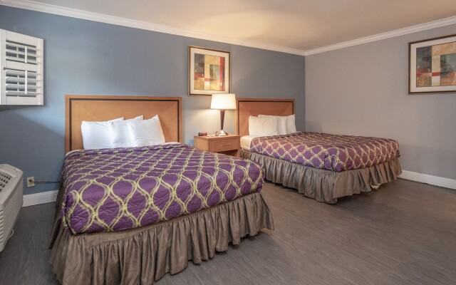 SOMA Park Inn – Civic Center