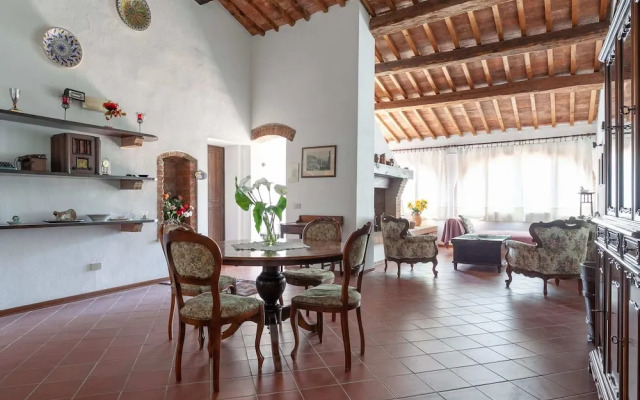 Nice Apartment With Swimming Pool