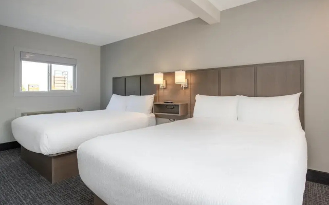 Coast Penticton Hotel