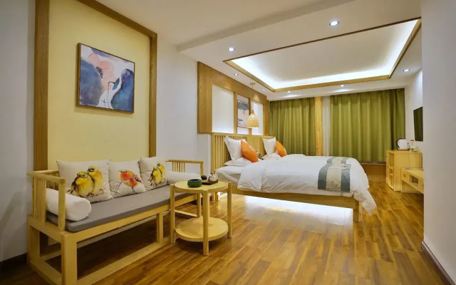 Yuexijiang Boutique Holiday Hotel