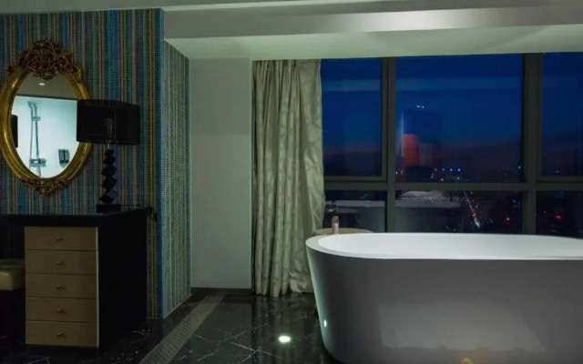 Orange Hotel Select