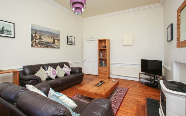 3 Bedroom Flat In Edinburgh City Centre