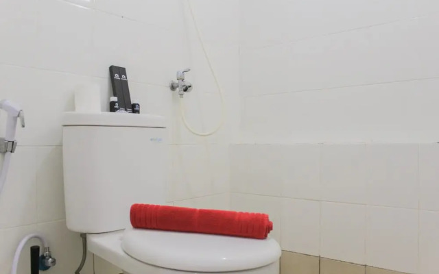 Beautiful and Comfy 1BR at Bassura City Apartment