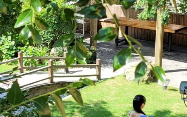 Daijiashan No.8 Hostel