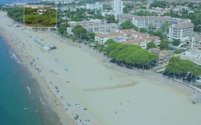 Villa Vista a la Playa Para 13 Personas en Cambrils
