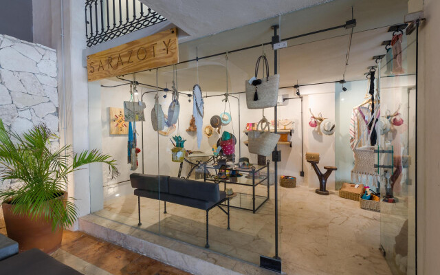 Caribbean Paradise Hotel & Spa - 5th Avenue
