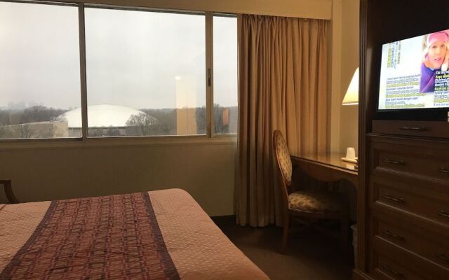 Golden Green Hotel - Charlotte