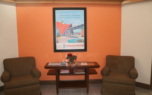 Howard Johnson by Wyndham Hattiesburg