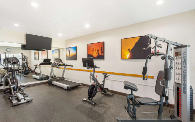 Best Western Plus Villa Del Lago Inn Patterson