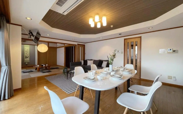 Beautiful, spacious apartment next to Peace Park