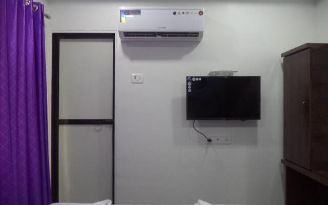 Oyo 11917 Hotel Symphony Grand