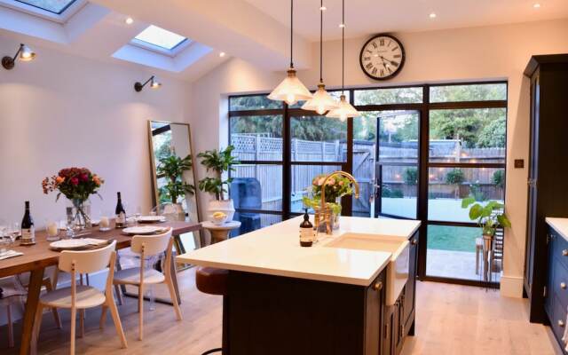 5 Bedroom Family Home in Acton
