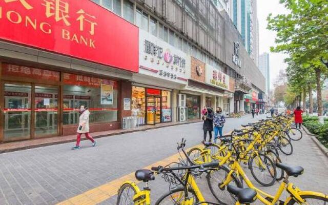 Xi'an Yanta·Xiaozhai· Locals Apartment 00135890