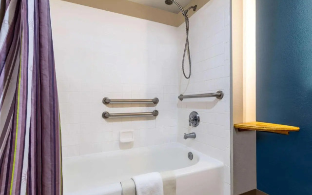 La Quinta Inn & Suites by Wyndham Vancouver