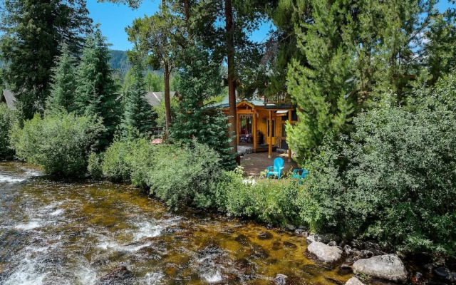 The River House 3 Bedroom Cabin