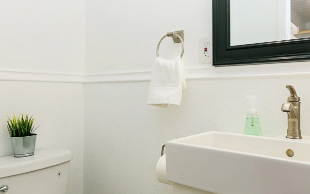 Medcenter Townhomes by Dunyha