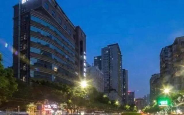 James Joyce Coffetel Chongqing Huangnibang Subway Station