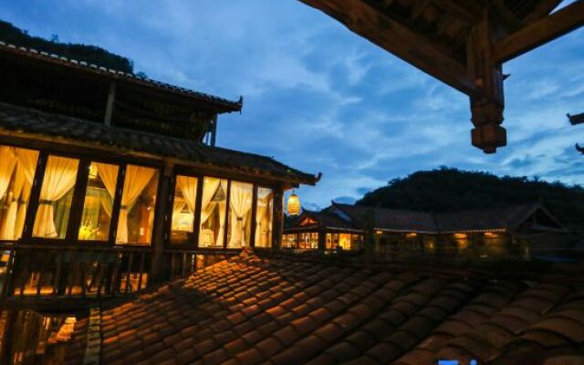 Tung lei small courtyard home