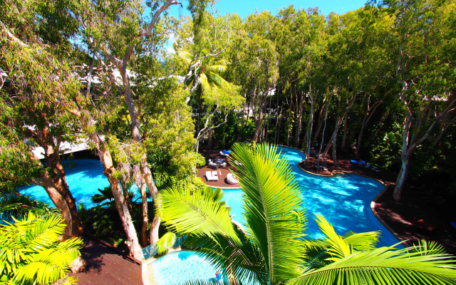 Drift Palm Cove