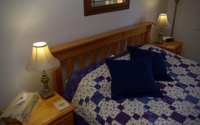 Riesling Trail and Clare Valley Cottages – Guest Rooms – Clare