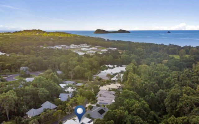 Coastal Vibes - Palm Cove