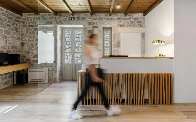 Trapela Limeni Luxury Suites