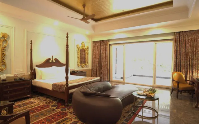 Mayfair Oasis Resort & Convention