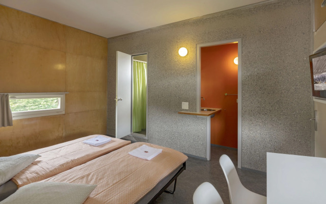 Lausanne Youth Hostel Jeunotel