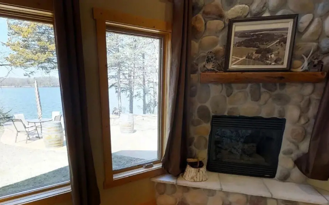 Lakefront Hideaway