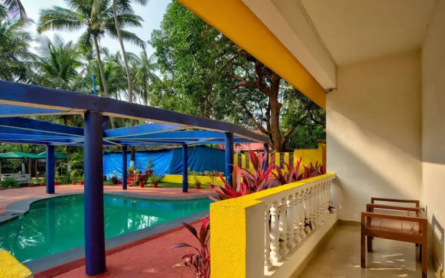 Salotel- near Mae De Deus Church