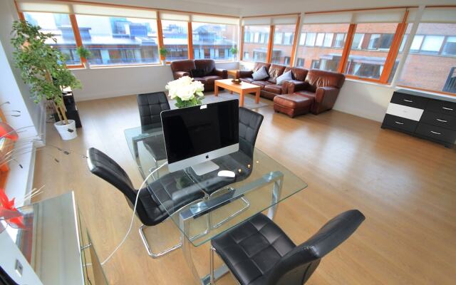 Pearse Street Penthouse