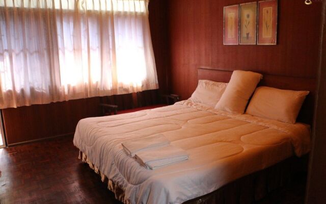 Eight Plus Hotel
