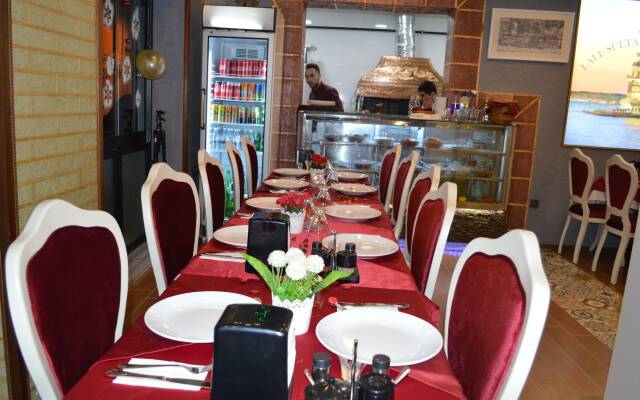 Lale Sultan Apart