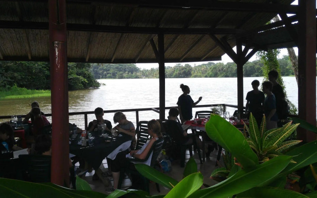 Lirio Lodge