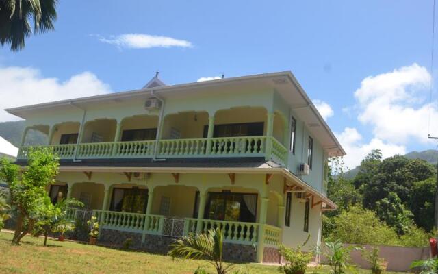 Green Palm Self Catering Apartments and Chalets