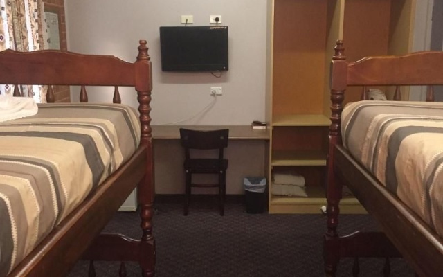 Heritage Hotel – Guest Rooms – Rockhampton